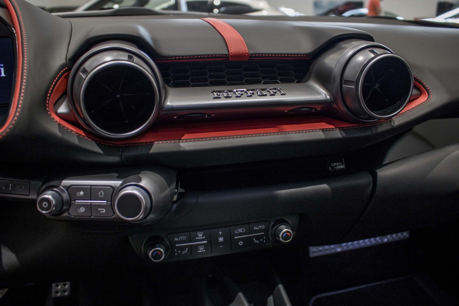 Ferrari 812 Superfast, 9/16