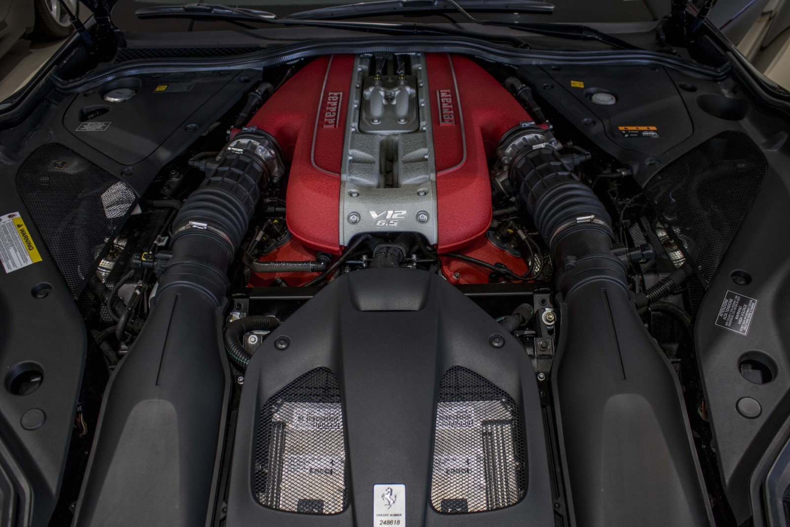 Ferrari 812 Superfast, 11/16