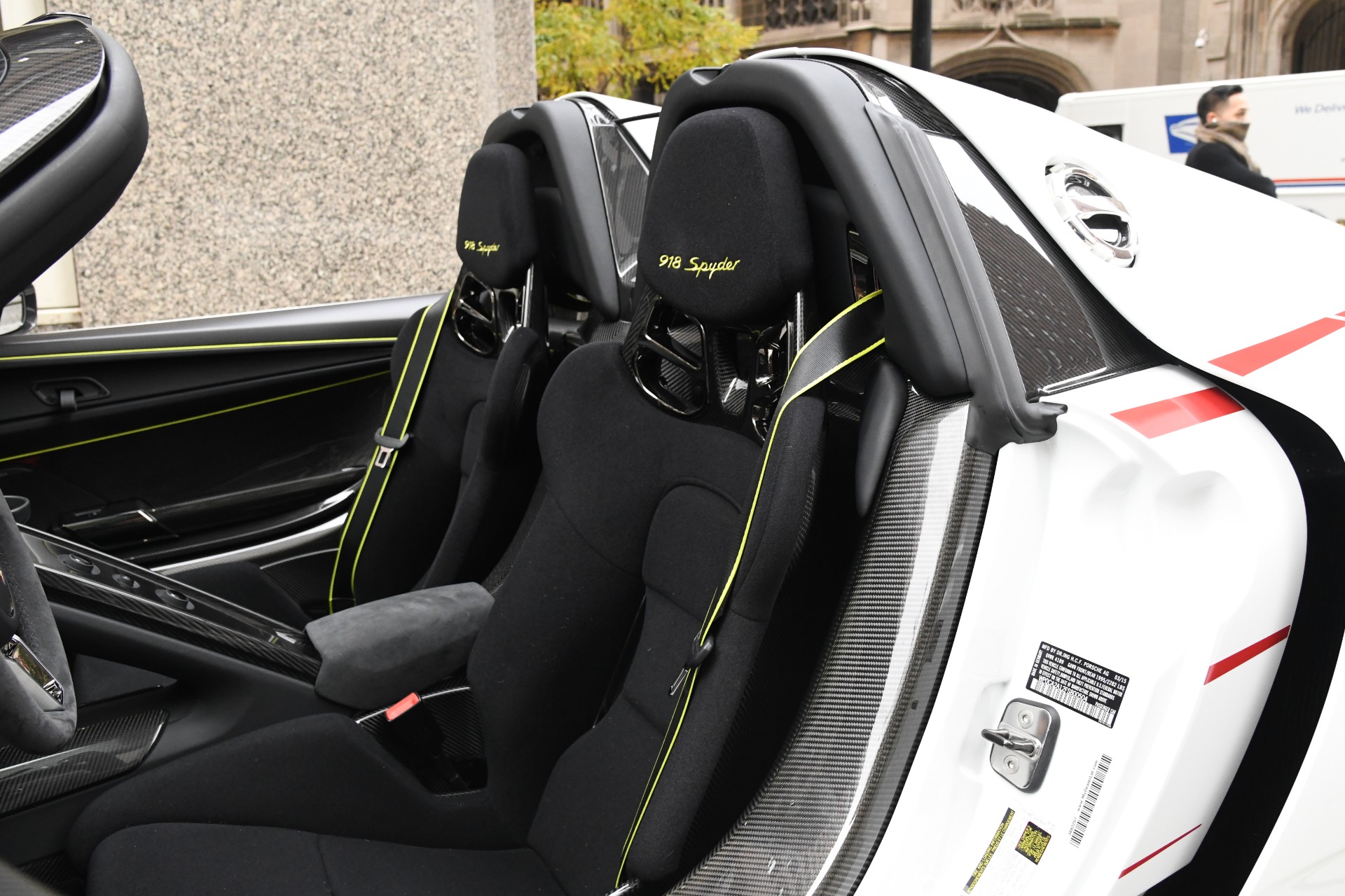 2015 PORSCHE 918 SPYDER, 9/20