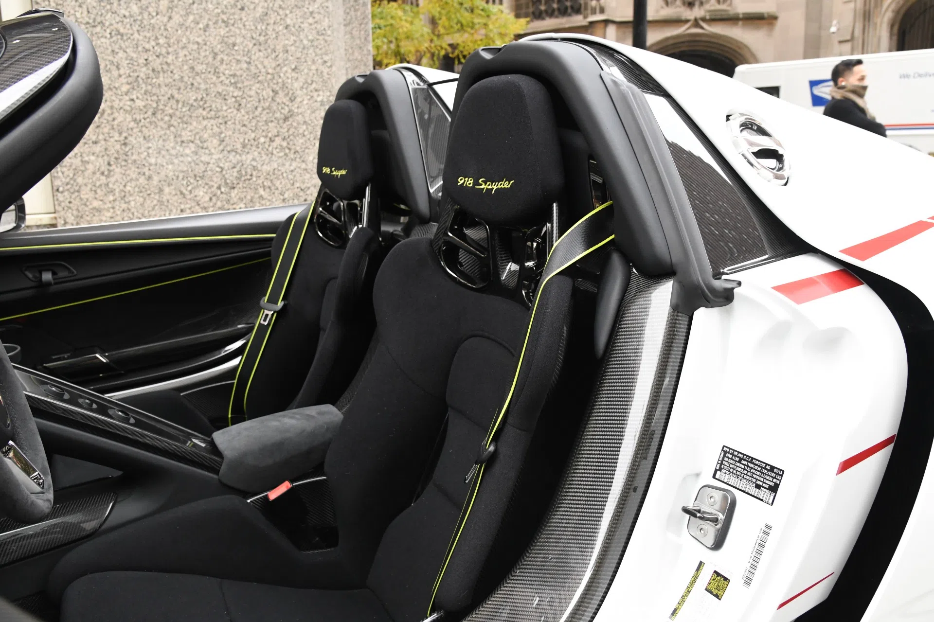 2015 Porsche 918 Spyder interior, seats, Onyx Black