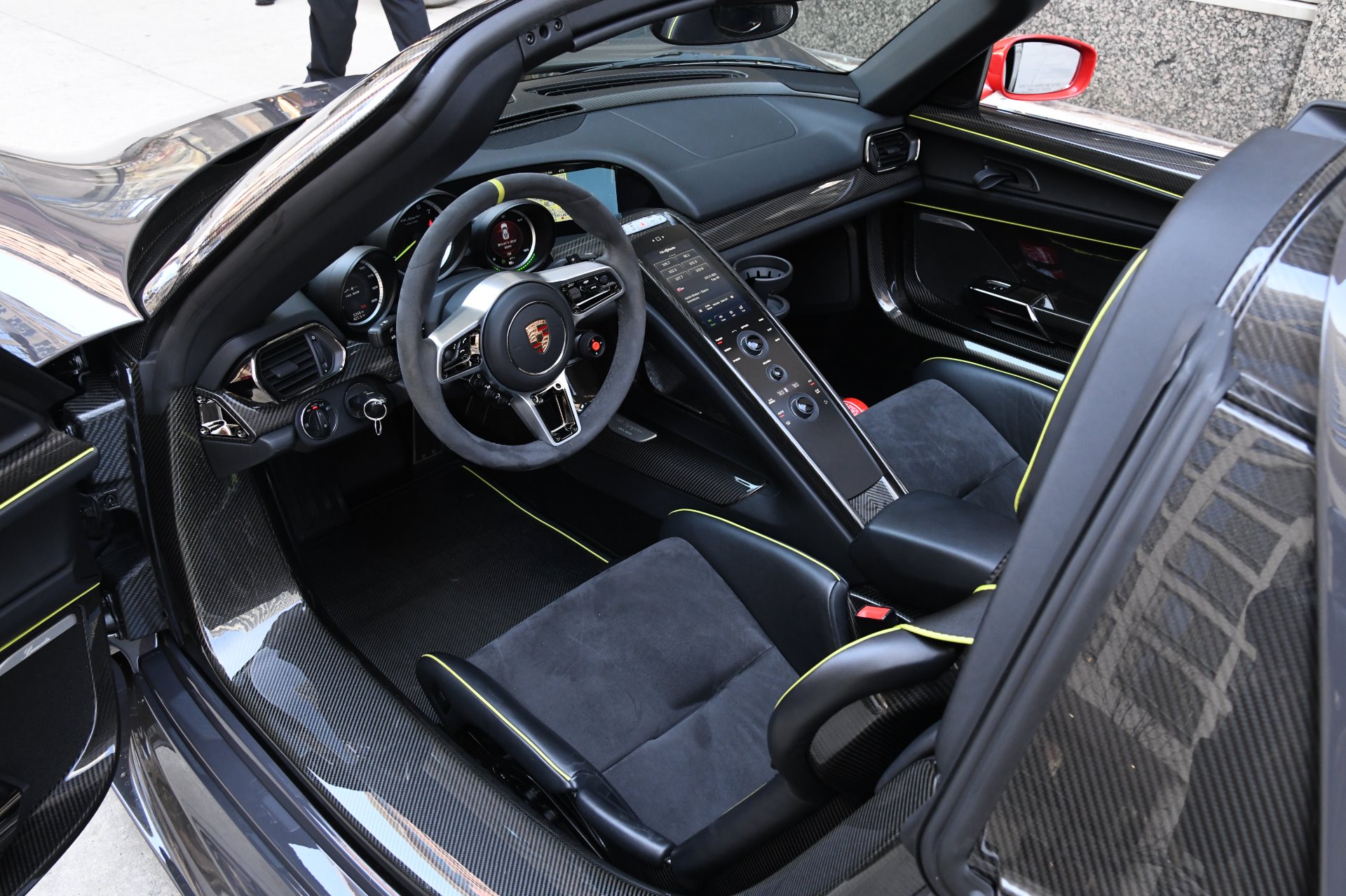 2015 Porsche 918 Spyder Weissach Package, 3/21