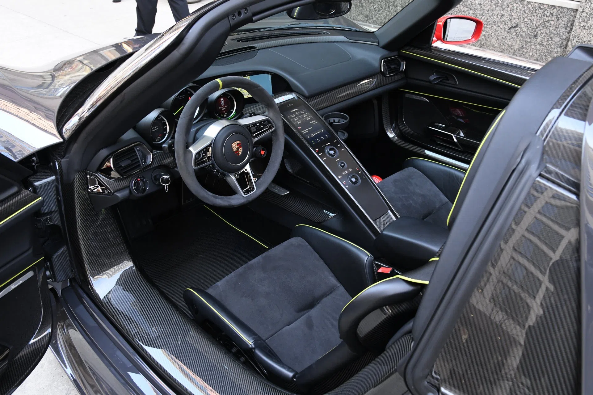 2015 Porsche 918 Spyder Weissach Package interior, Onyx Black with Acid Green accents
