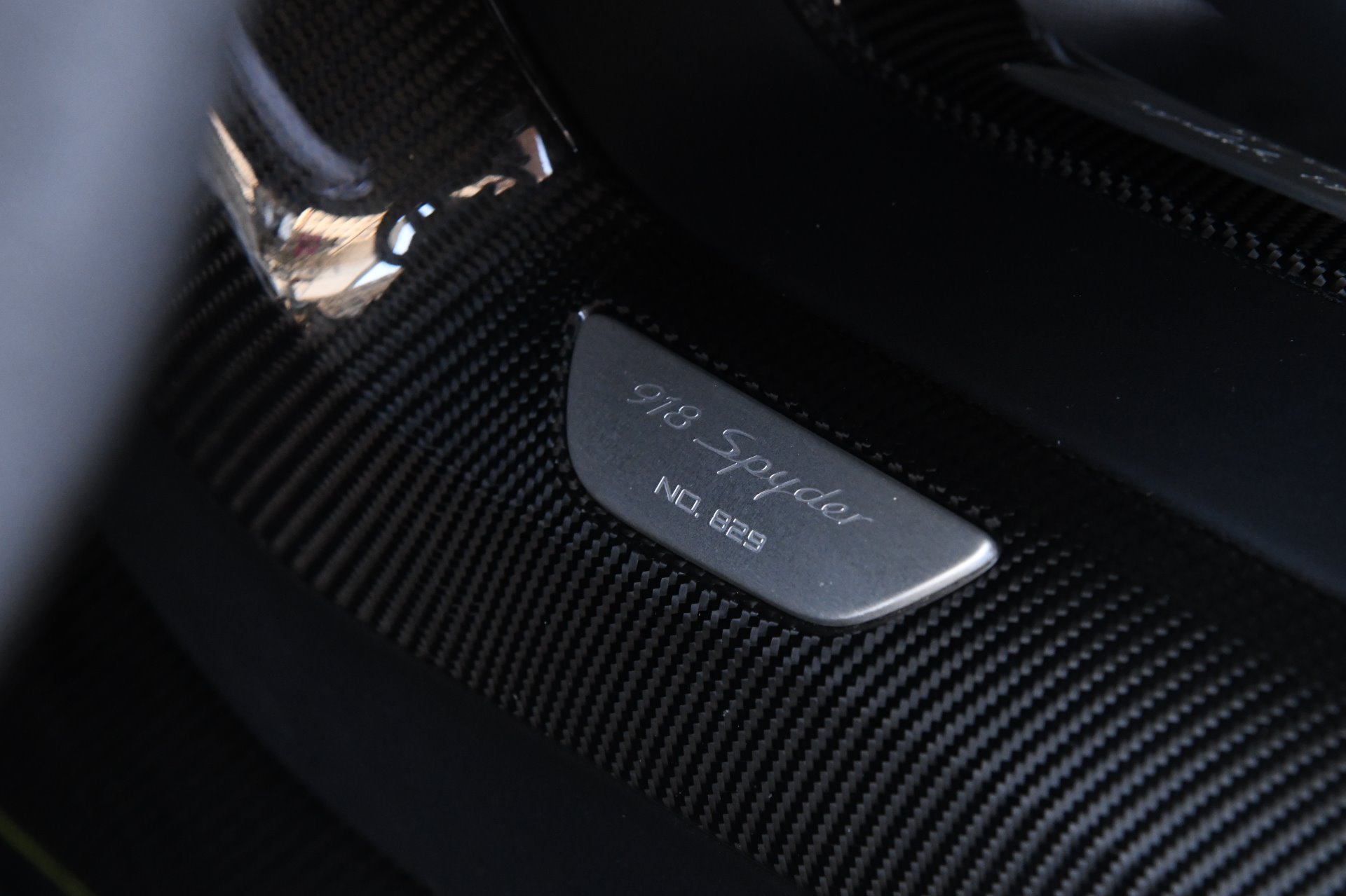 2015 Porsche 918 Spyder Weissach Package, 14/21