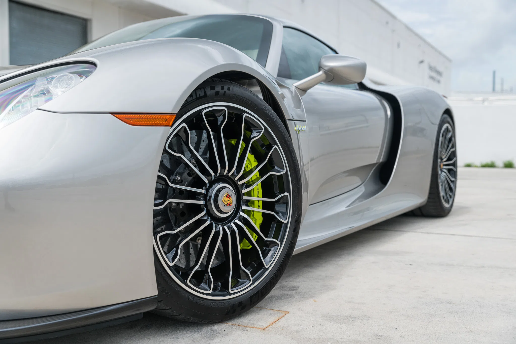 2015 Porsche 918 Spyder for sale, exterior, GT Silver