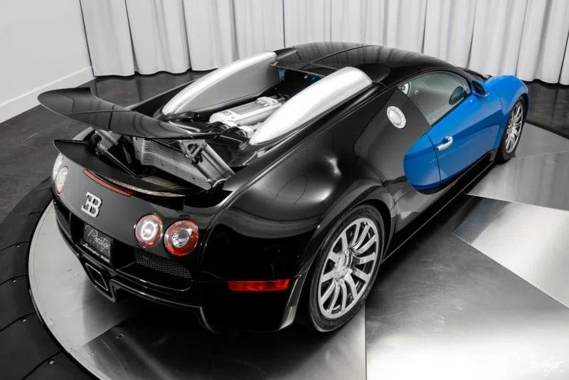 2010 Bugatti Veyron for sale, exterior, Black/Blue