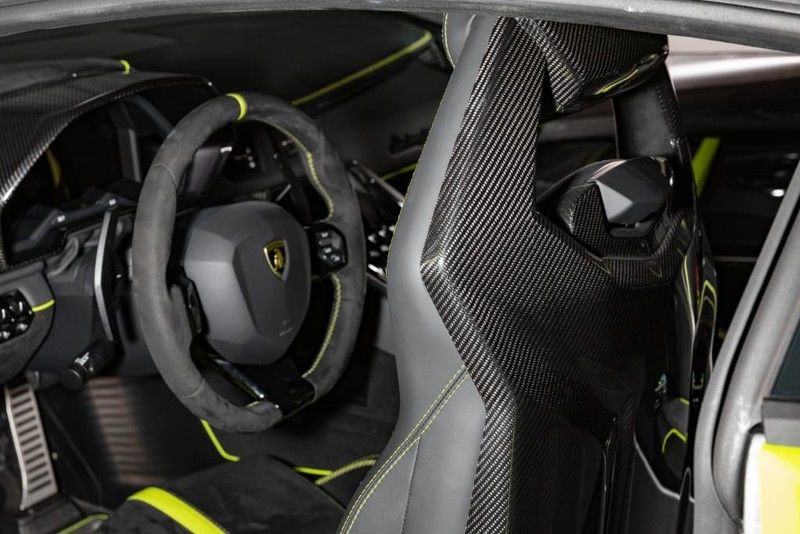 2019 Lamborghini Aventador SVJ, 24/40