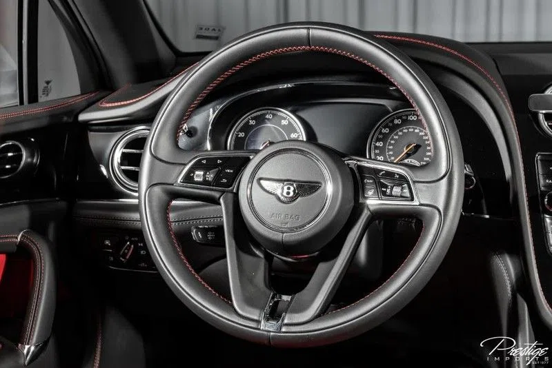 2018 Bentley Bentayga interior, Leather Black