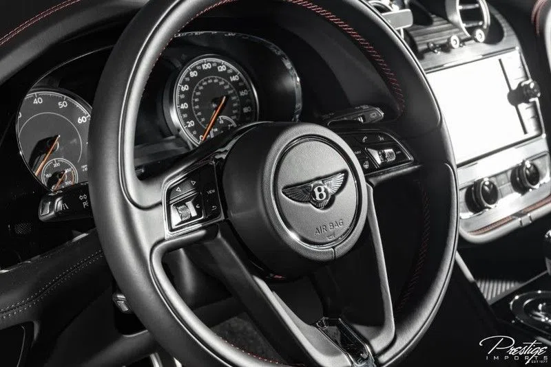 2018 Bentley Bentayga interior, steering wheel, Leather Black