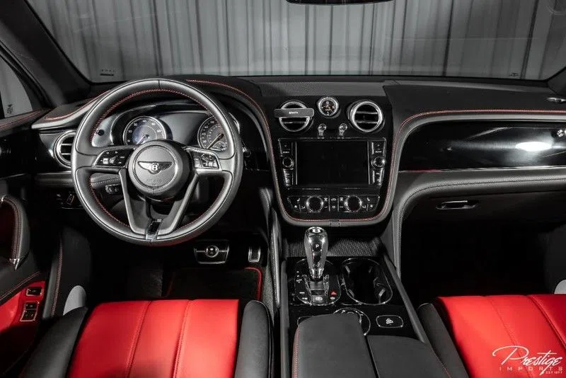 2018 Bentley Bentayga interior, dashboard, Leather Black