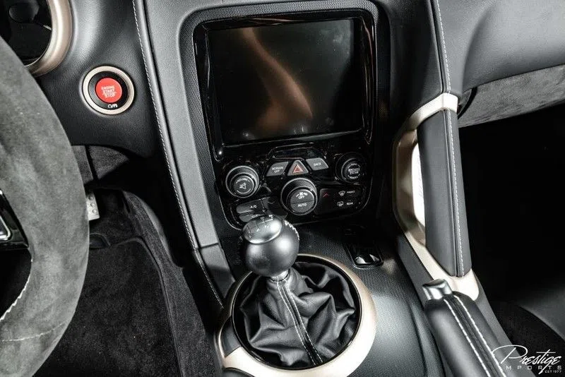 2017 Dodge Viper GTC interior, center console, Leather Black