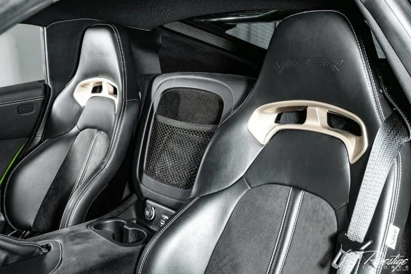 2017 Dodge Viper GTC interior, seats, Leather Black