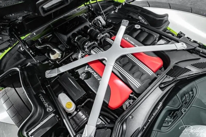 2017 Dodge Viper GTC engine