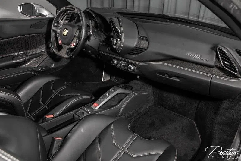 2018 Ferrari 488 Spider interior, Nero