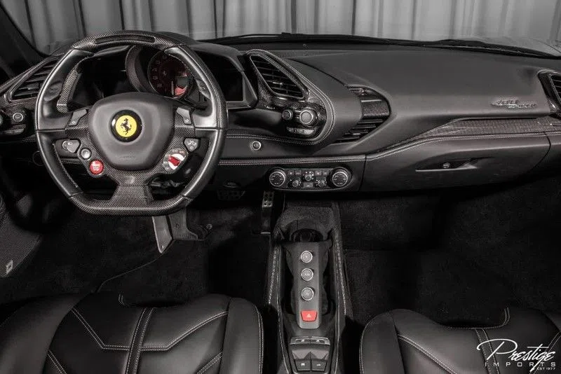2018 Ferrari 488 Spider interior, Nero