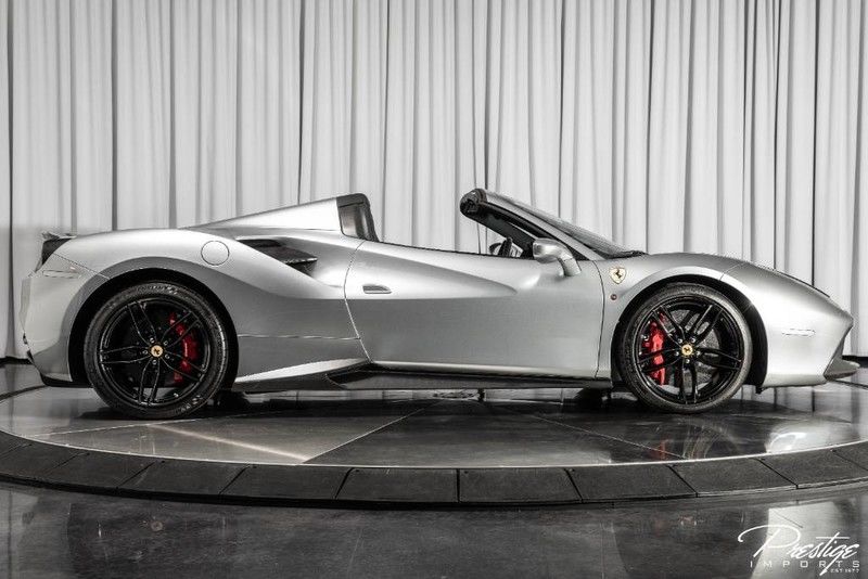 2018 Ferrari 488 Spider, 19/20