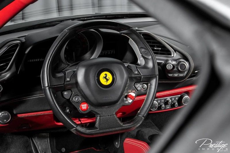 2016 Ferrari 488 GTB, 3/18