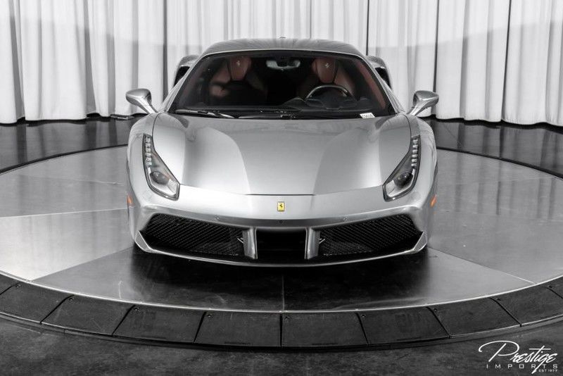 2016 Ferrari 488 GTB, 5/18