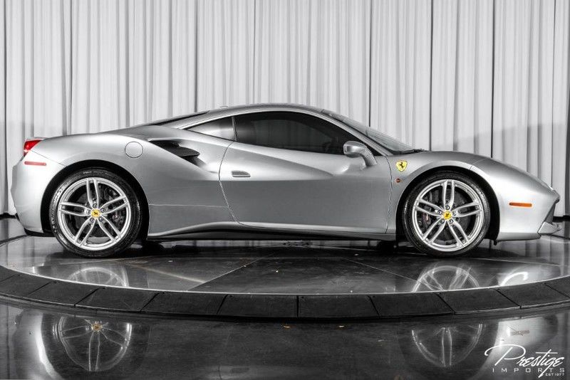 2016 Ferrari 488 GTB, 8/18