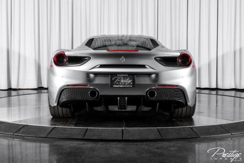 2016 Ferrari 488 GTB, 9/18
