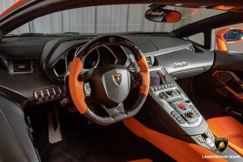 2012 Lamborghini Aventador, 2/20