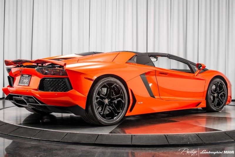 2014 LAMBORGHINI AVENTADOR SPYDER LP 700-4, 19/20