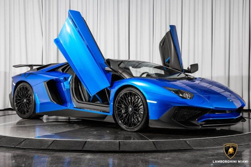 2017 Lamborghini Aventador