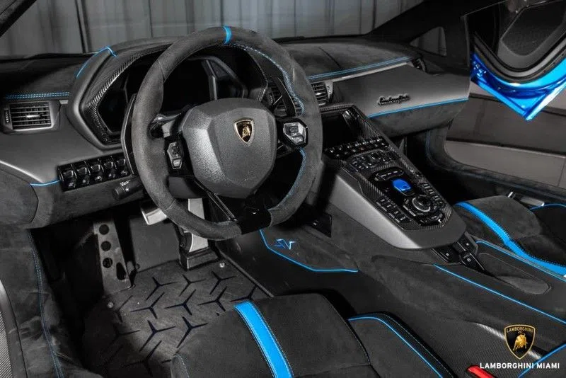 2017 Lamborghini Aventador interior, Nero Ade/Blu