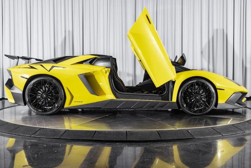 2017 Lamborghini Aventador SV, 2/20