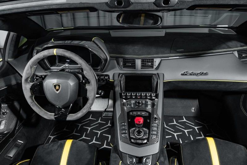 2017 Lamborghini Aventador SV, 3/20
