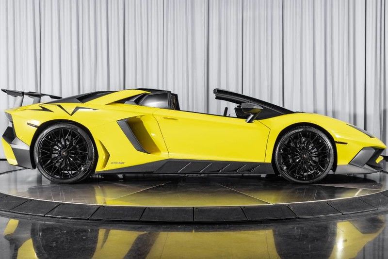 2017 Lamborghini Aventador SV, 19/20