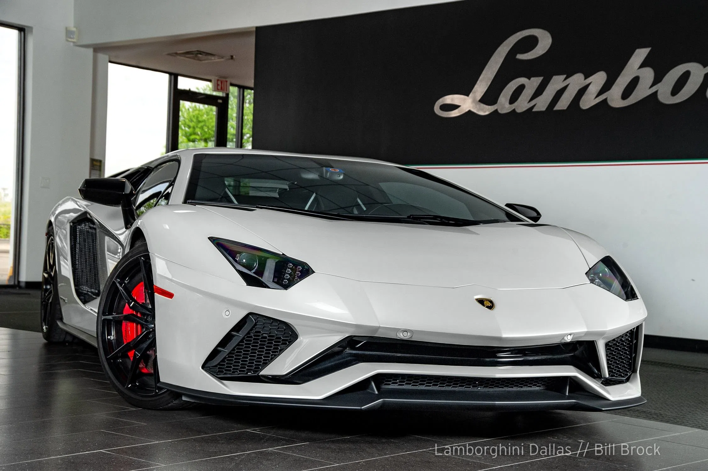 2018 Lamborghini Aventador S for sale, exterior, Balloon White