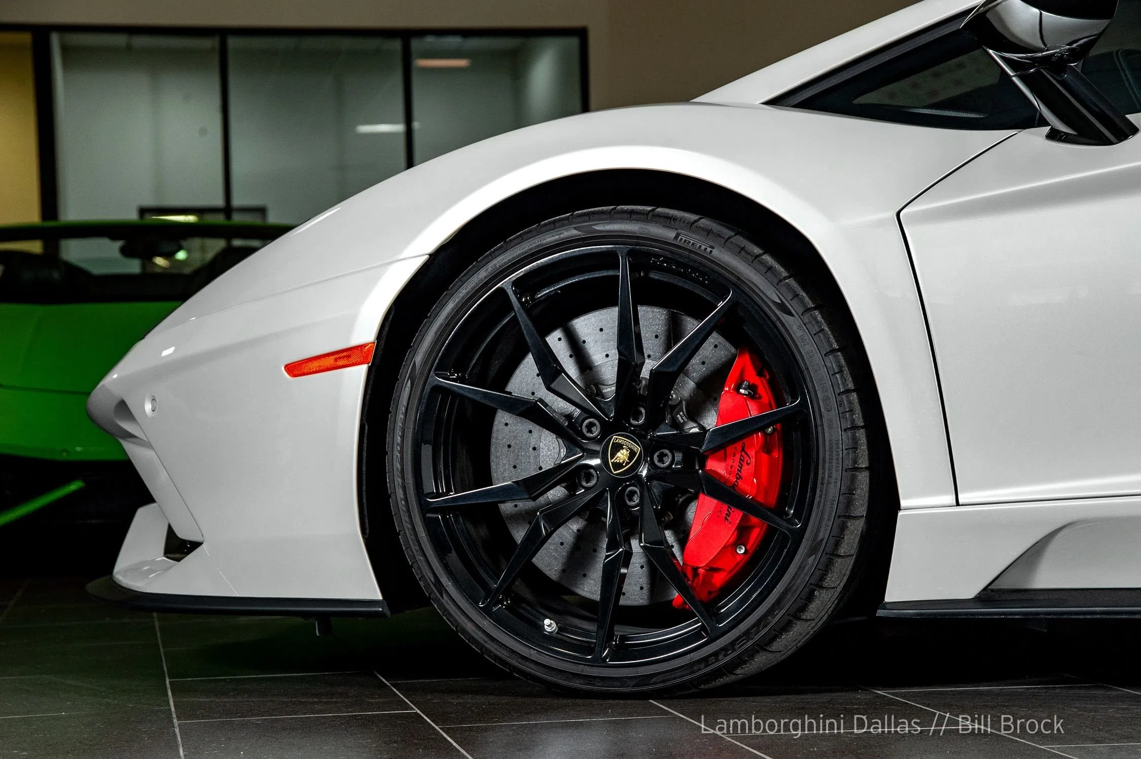 2018 Lamborghini Aventador S wheel