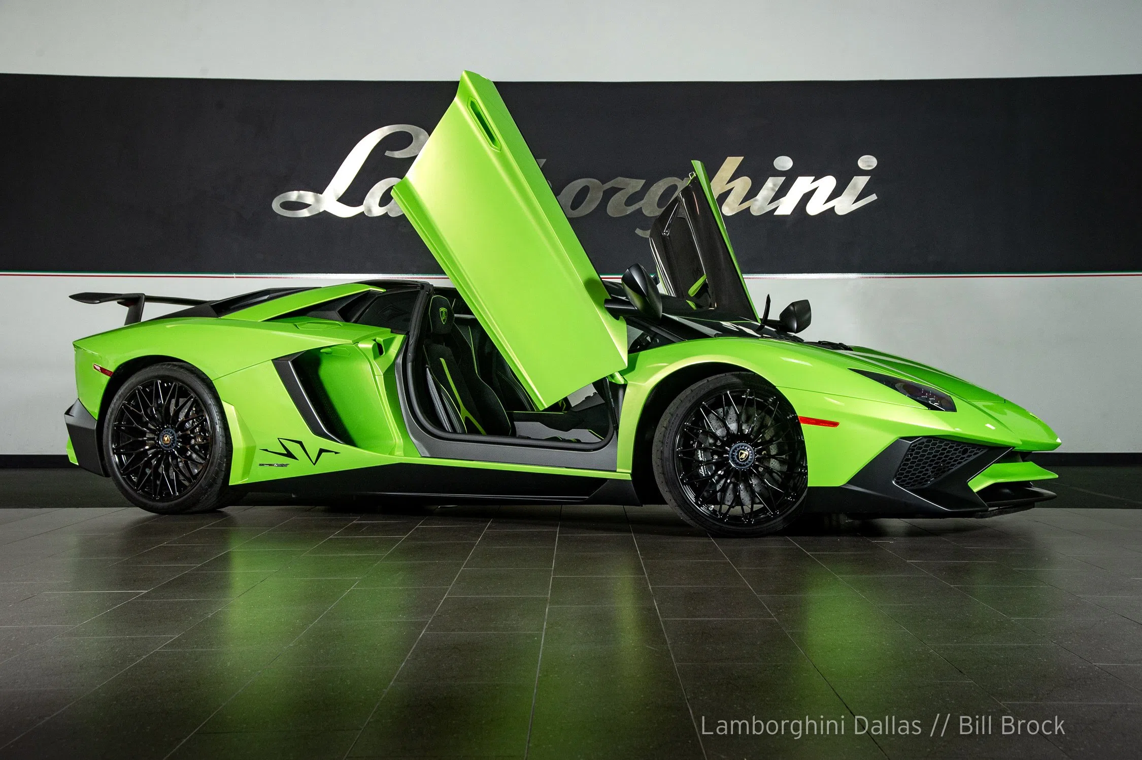 2017 Lamborghini Aventador SV Roadster