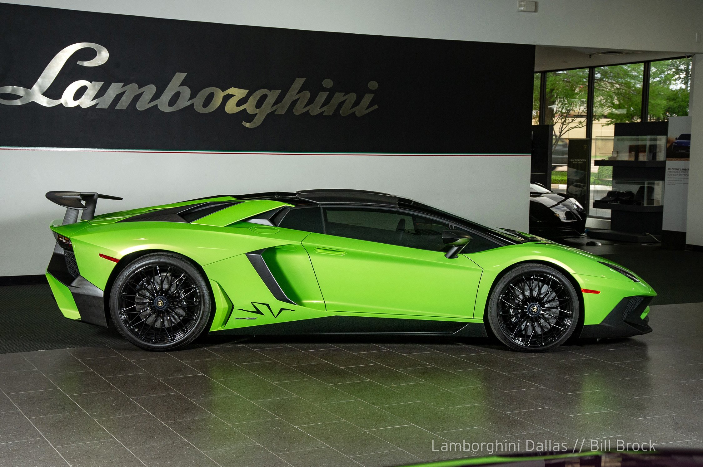 2017 Lamborghini Aventador SV Roadster, 9/20