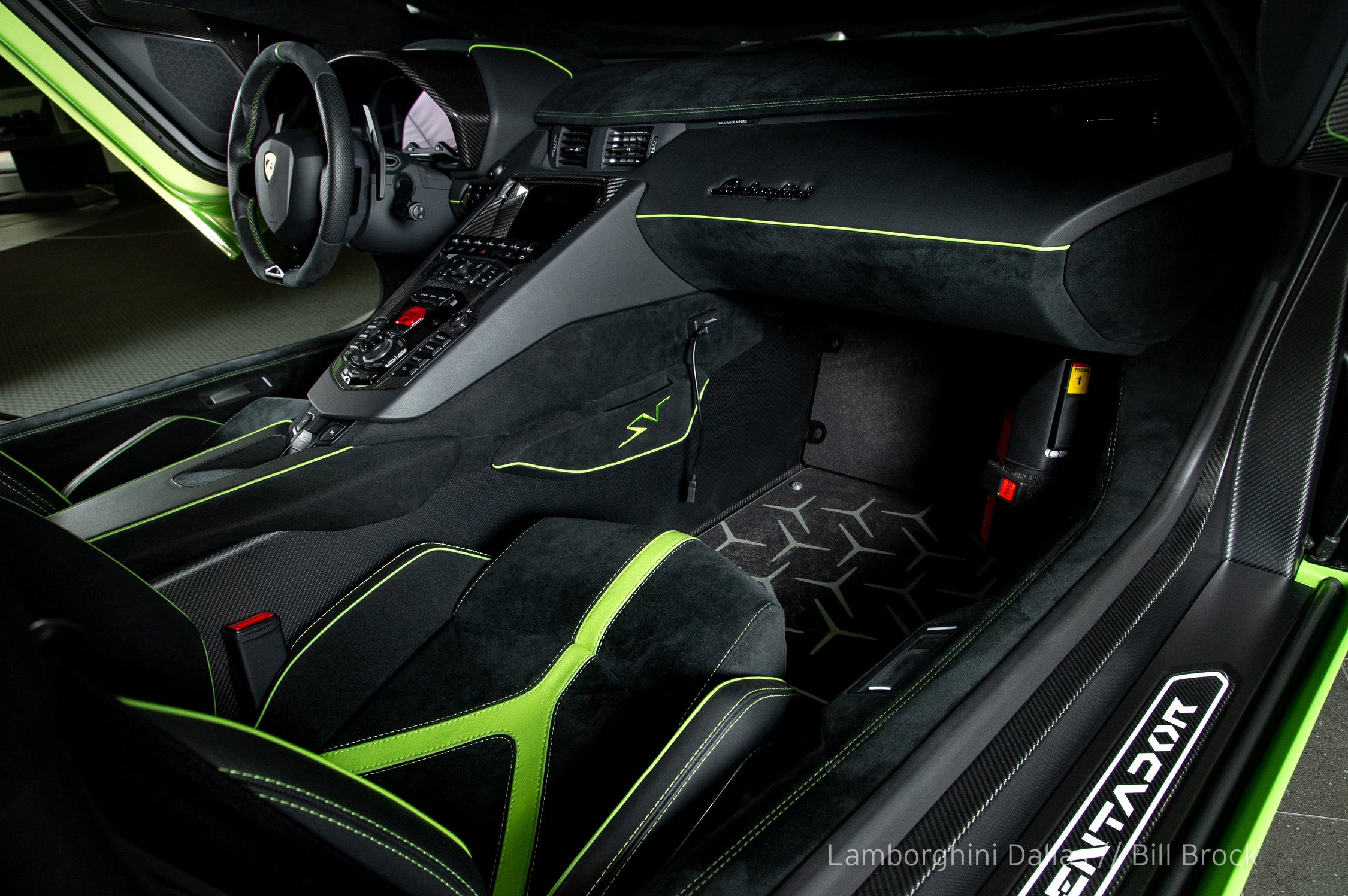 2017 Lamborghini Aventador SV Roadster, 19/20