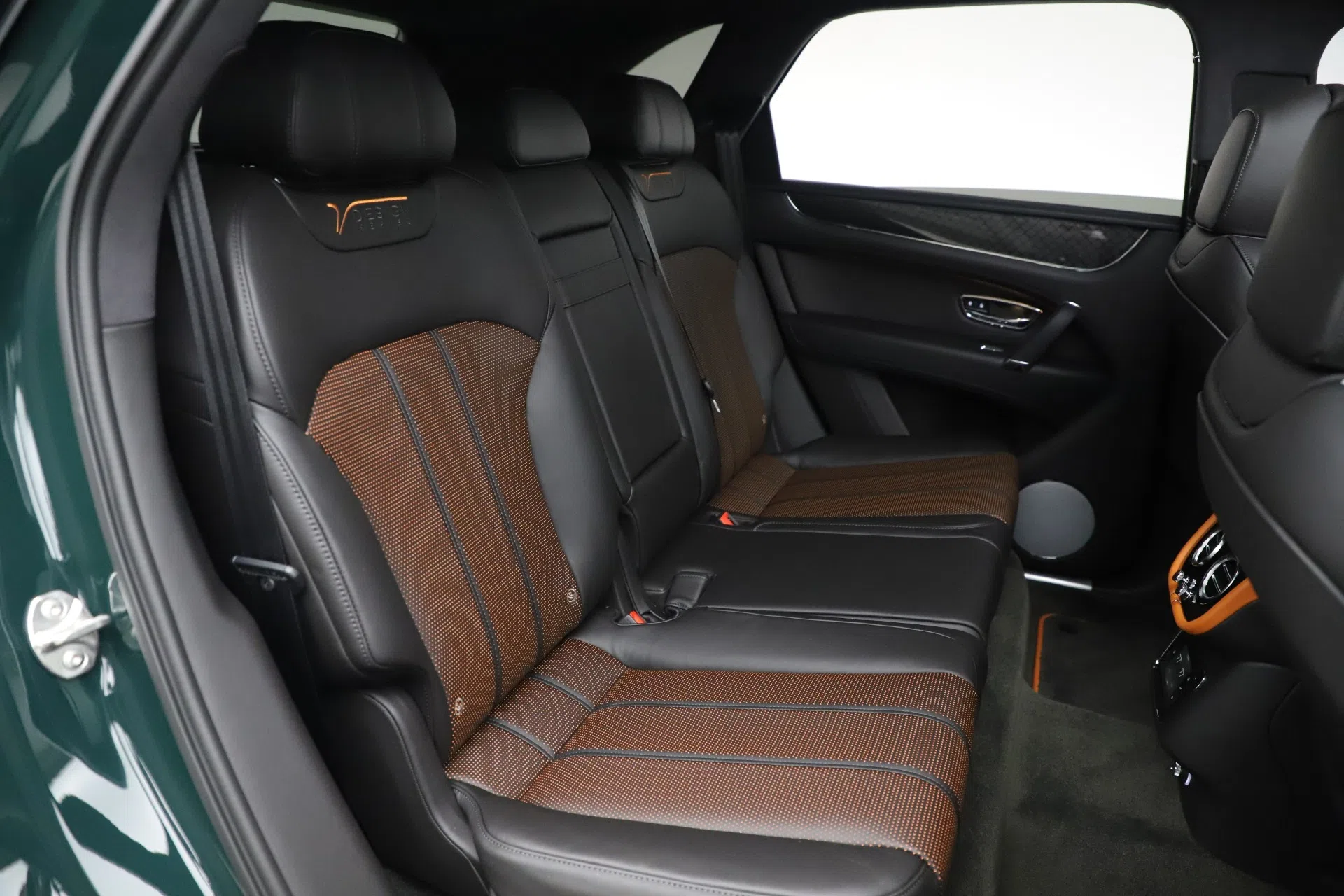 2020 Bentley Bentayga V8 Design Series interior, seats, BLACK