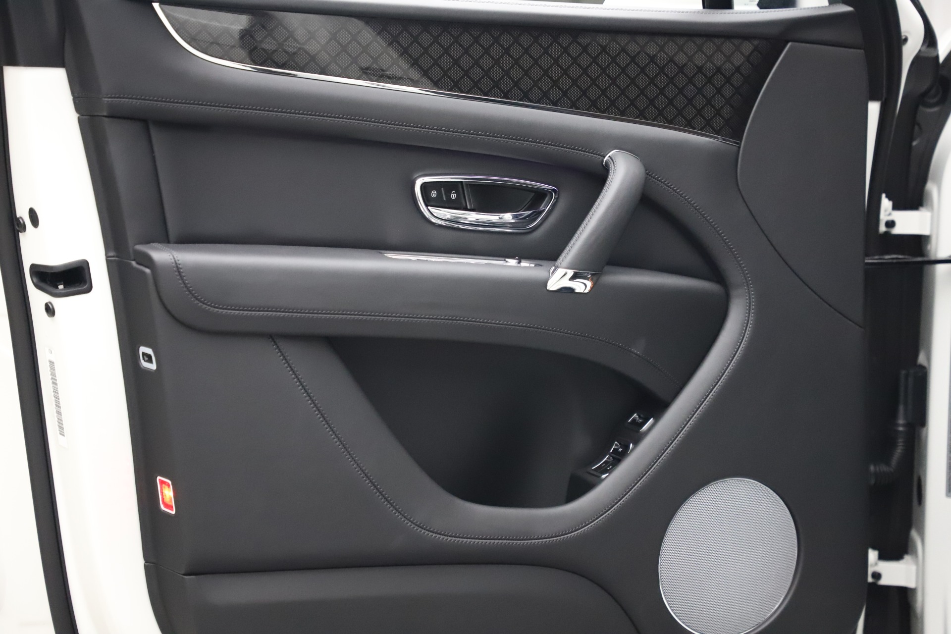 2020 Bentley Bentayga V8 Design Series, 17/20