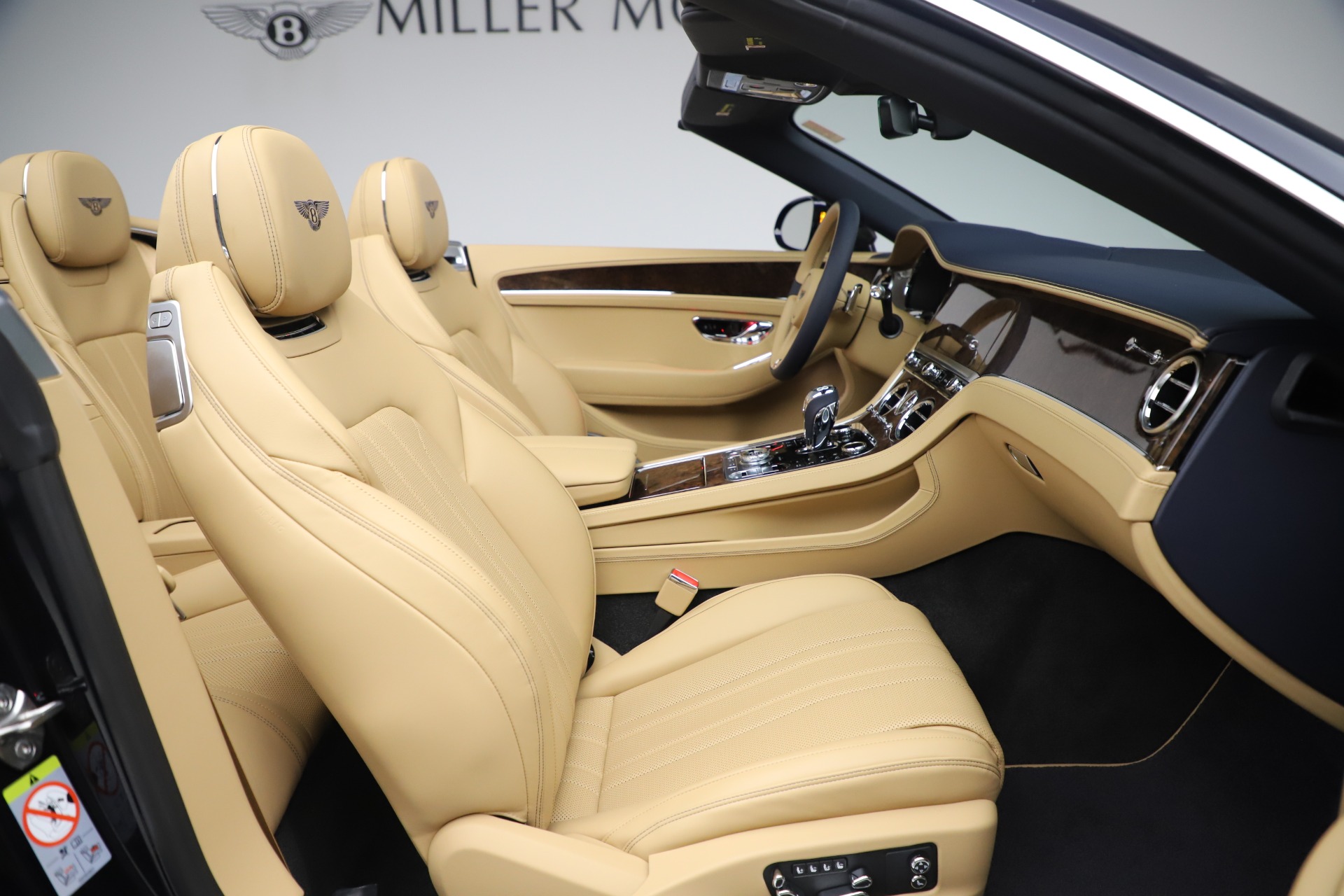 2020 Bentley Continental GTC V8, 21/22