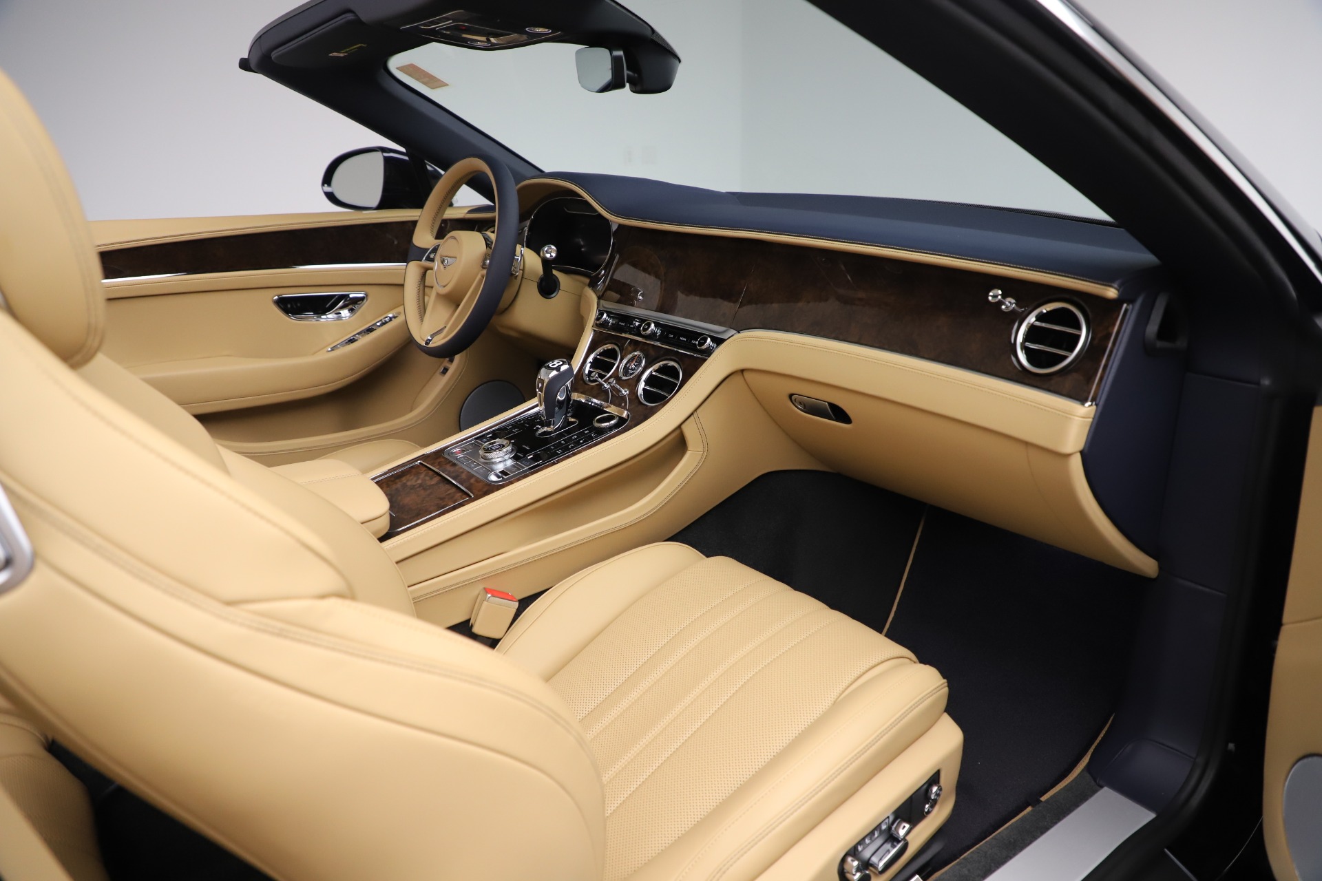 2020 Bentley Continental GTC V8, 3/22