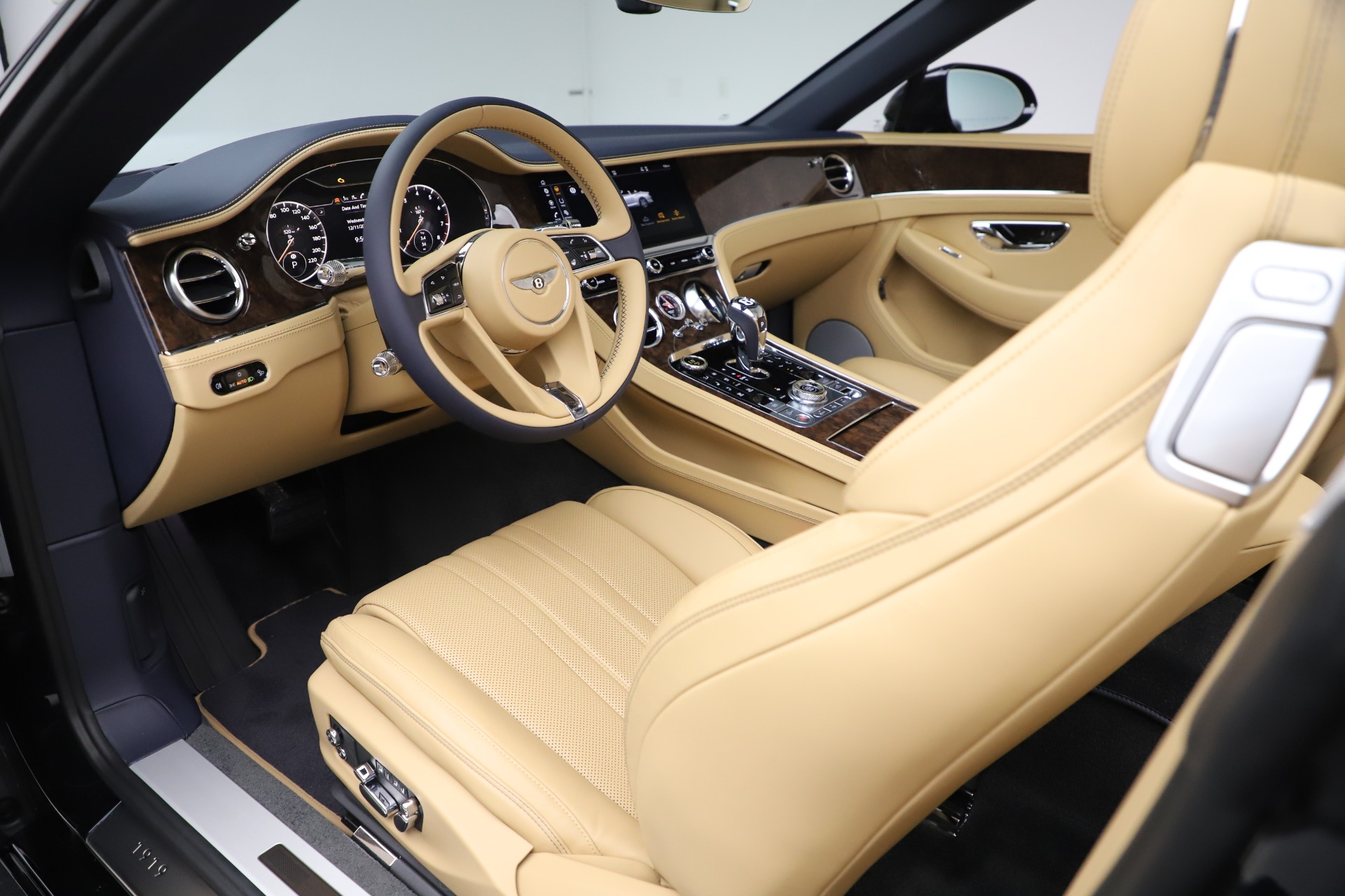 2020 Bentley Continental GTC V8, 5/22