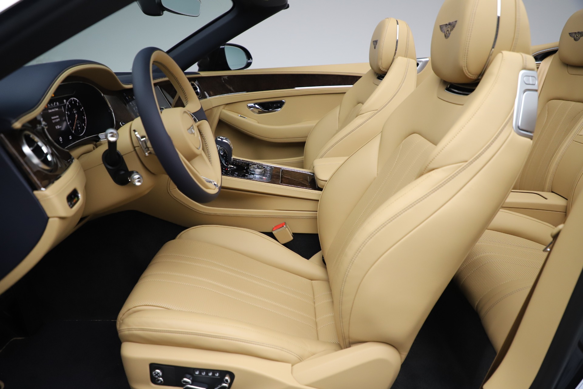 2020 Bentley Continental GTC V8, 18/22