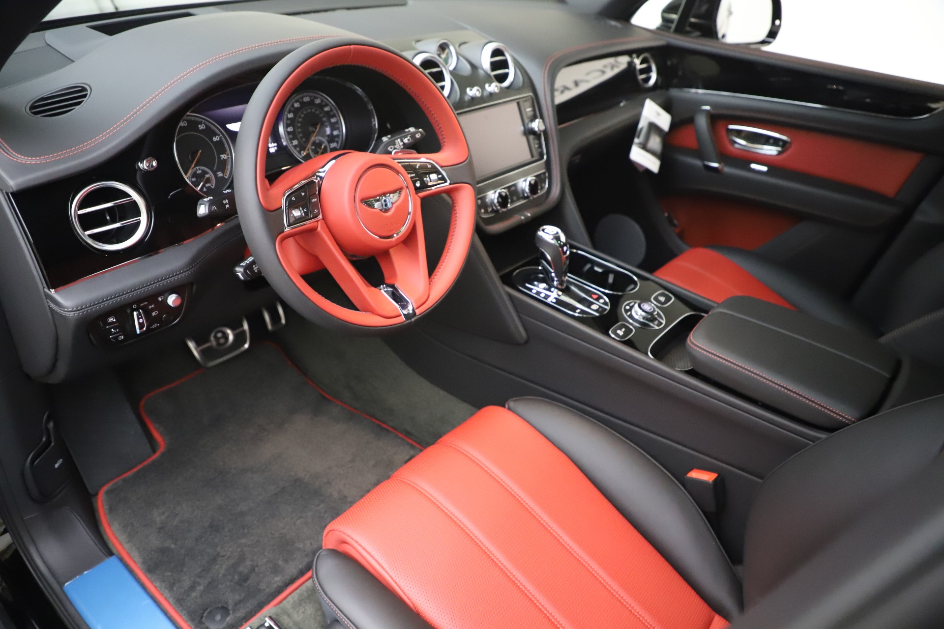 2020 BENTLEY BENTAYGA V8, 2/20