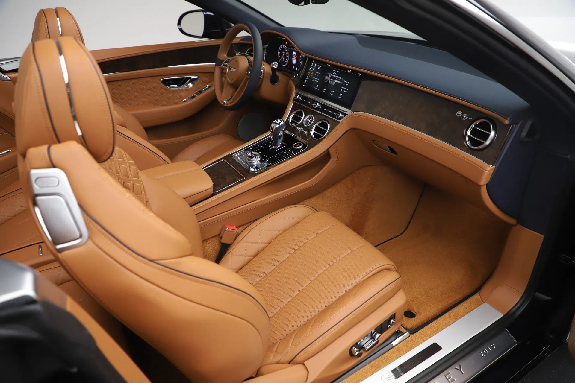 2020 Bentley Continental GTC W12 interior, Saddle