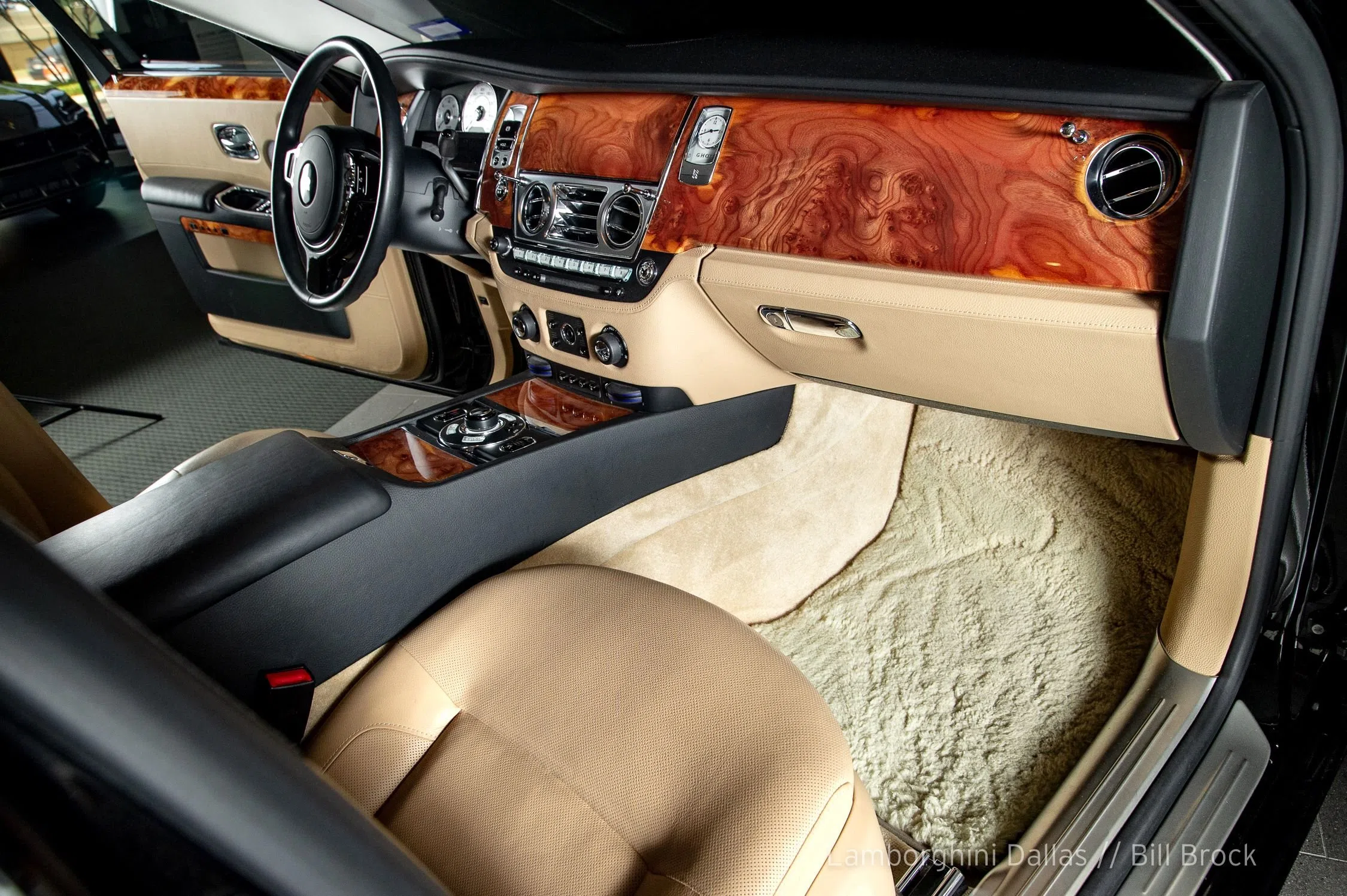2010 Rolls-Royce Ghost interior, Moccasin