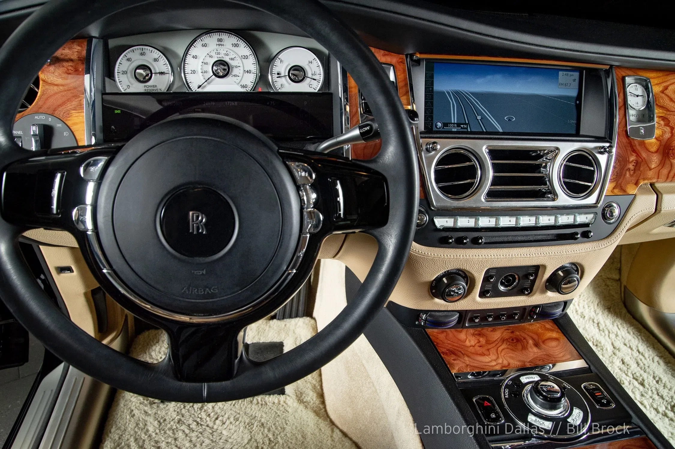 2010 Rolls-Royce Ghost interior, dashboard, Moccasin