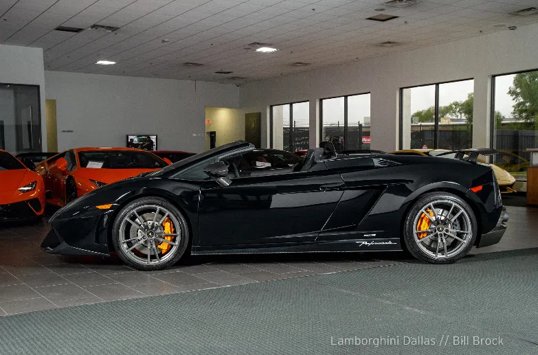 2011 Lamborghini Gallardo LP570-4 Performante Spyder for sale, exterior, Nero Noctis