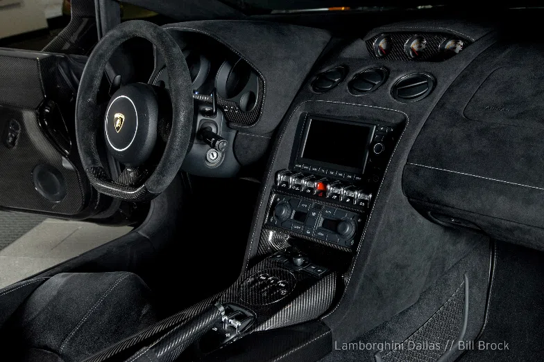 2011 Lamborghini Gallardo LP570-4 Performante Spyder interior, dashboard, Alcantara