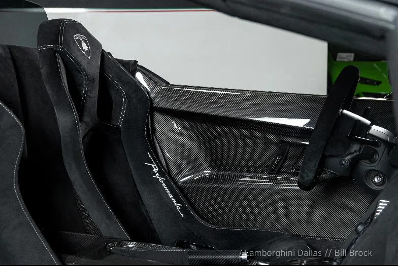 2011 Lamborghini Gallardo LP570-4 Performante Spyder trunk