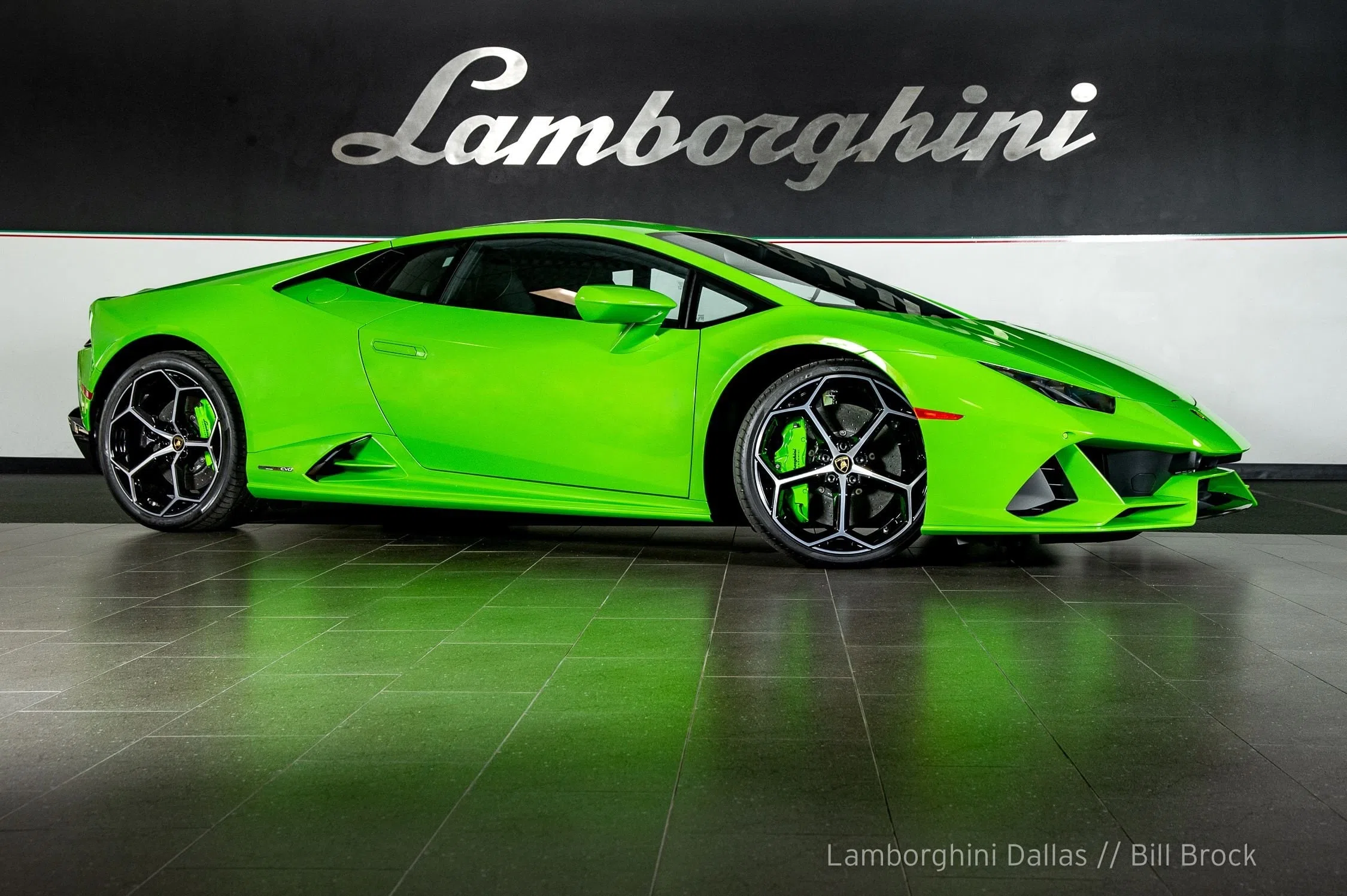 2020 Lamborghini Huracan EVO Coupe for sale, exterior, Verde Mantis