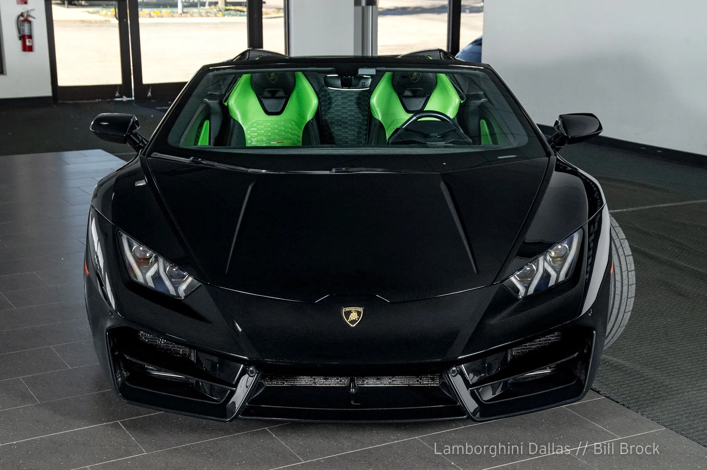 2018 Lamborghini Huracan LP580-2 Spyder for sale, exterior, Nero Noctis